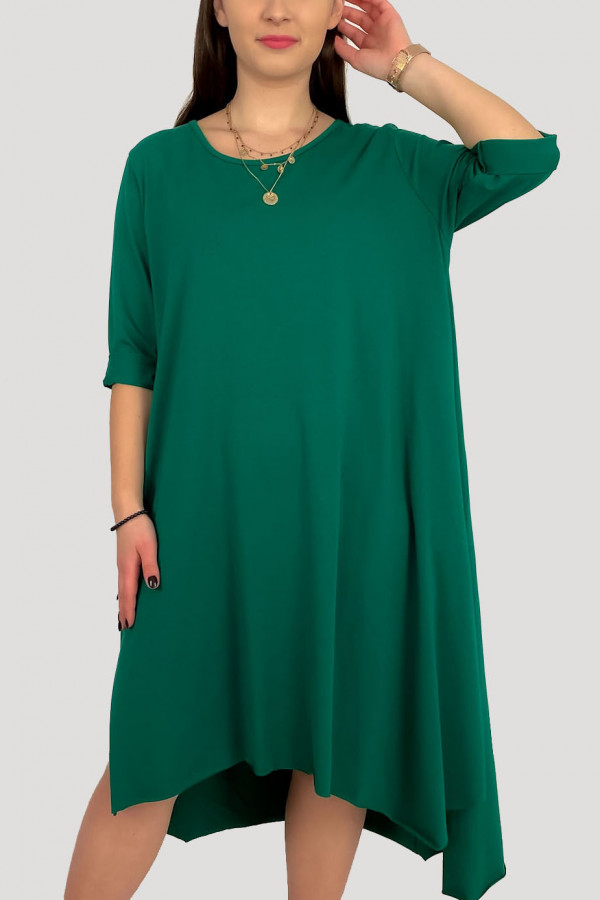 Asymetryczna sukienka plus size w kolorze butelkowej zieleni długie boki kieszenie Anett