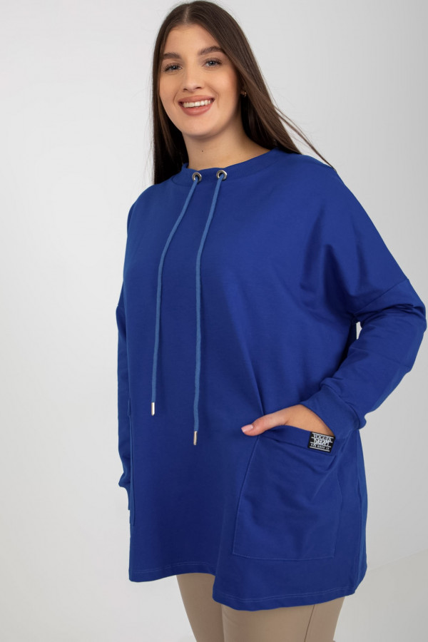 Bluza damska plus size w kolorze kobaltowym naszyte kieszenie Sami 2