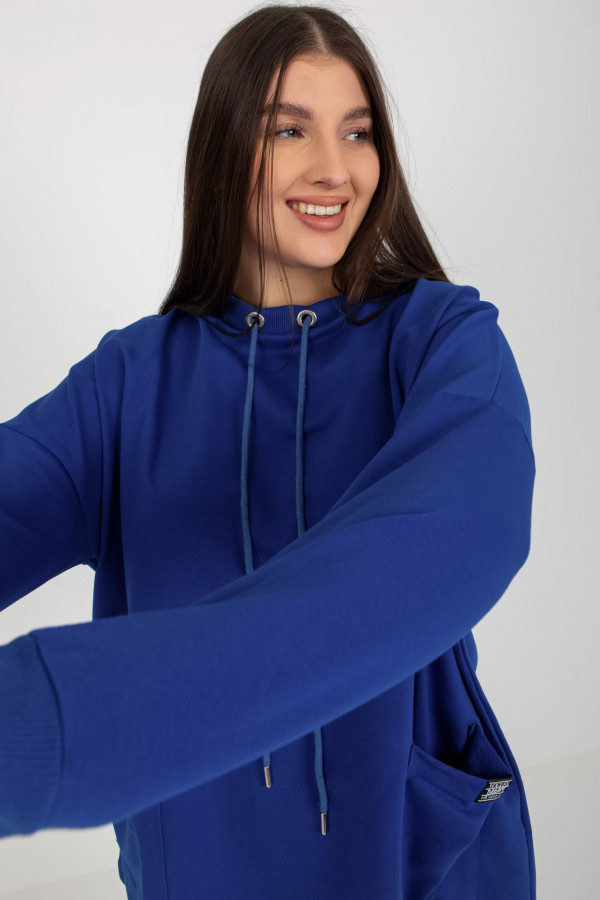 Bluza damska plus size w kolorze kobaltowym naszyte kieszenie Sami 1