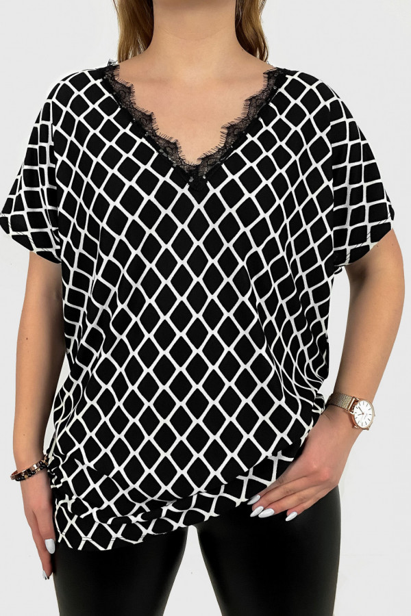 Kobieca bluzka plus size geometryczny wzór romby dekolt V koronka Alicja