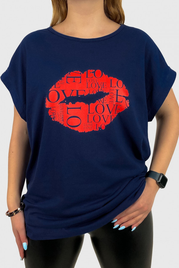 T-shirt plus size koszulka damska w kolorze granatowym nadruk usta