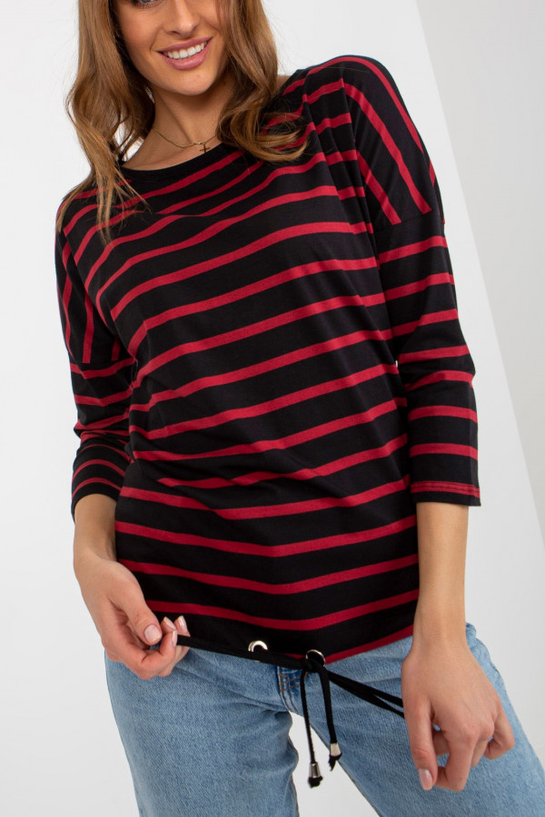 Bluzka damska w kolorze czarno czerwonym z rękawem 3/4 wiązana Stripes