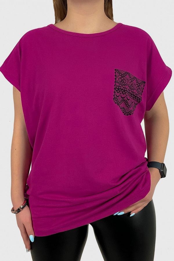 T-shirt damski plus size koszulka w kolorze fuksji print pocket kieszonka