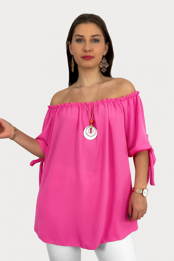 Kobieca bluzka plus size hiszpanka w kolorze różowym z naszyjnikiem Carmen 2