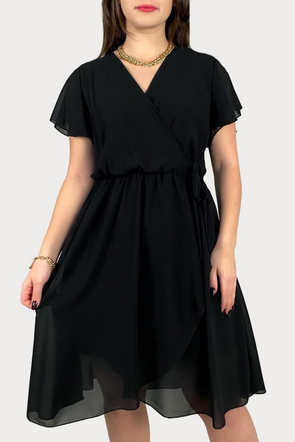 Sukienka w kolorze czarnym zwiewna szyfon kopertowy dekolt Gracia