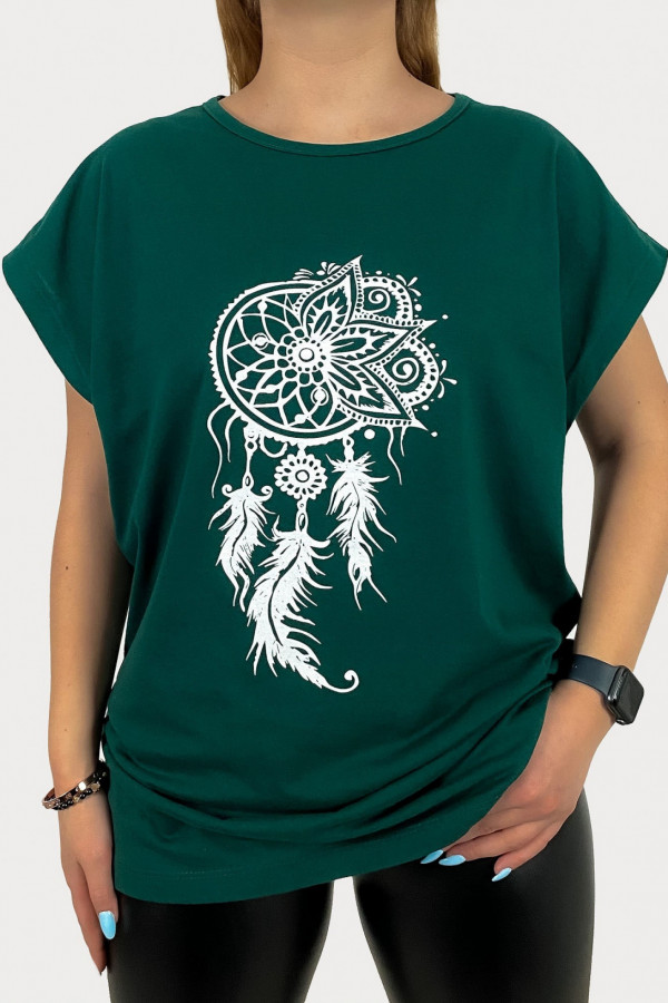 T-shirt plus size koszulka damska w kolorze butelkowej zieleni boho łapacz snów pióra kwiat