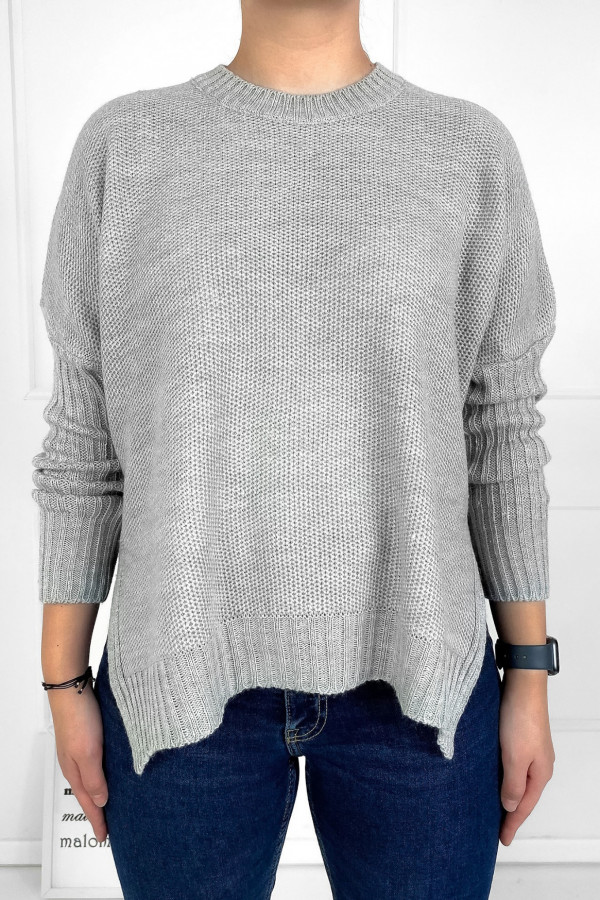 Sweter damski w kolorze szarym asymetryczny dłuższy tył Perla 2