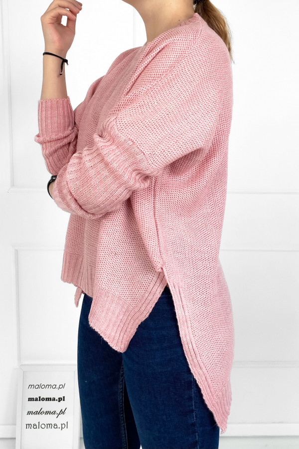 Sweter damski w kolorze pudrowym asymetryczny dłuższy tył Perla 1