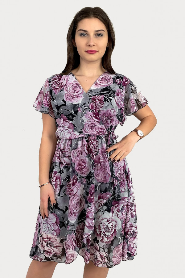Sukienka w kolorze fioletowym kwiaty zwiewna szyfon kopertowy dekolt Gracia 1