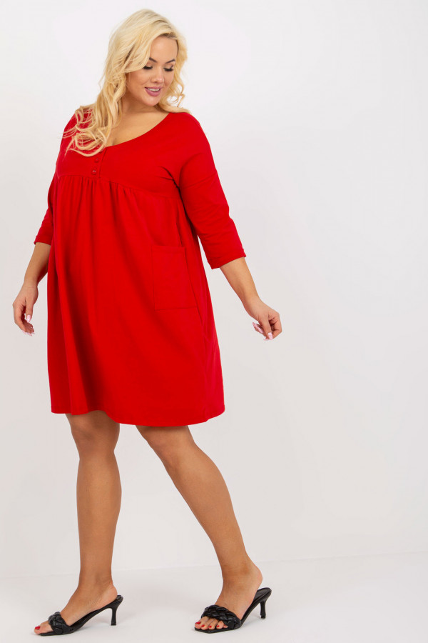 Wygodna sukienka plus size w kolorze czerwonym guziki kieszenie Tomasa 6