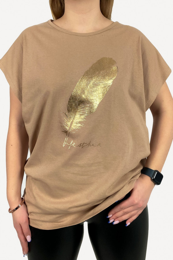 T-shirt plus size koszulka w kolorze latte beż złote piórko