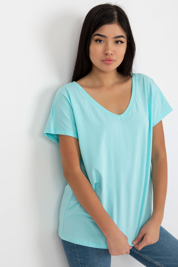 Bluzka damska w kolorze miętowym t-shirt basic dekolt w serek v-neck luna 1