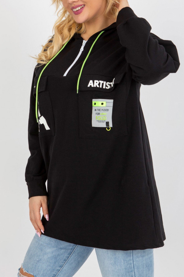 Bluza damska plus size w kolorze czarnym z kapturem artistic