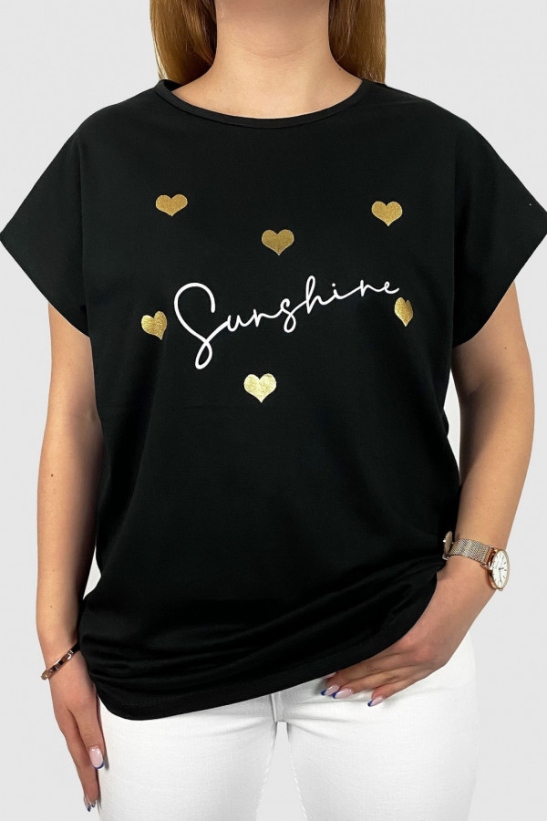 T-shirt damski plus size w kolorze czarnym złoty print serduszka sunshine