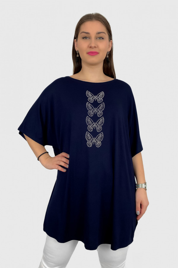 Tunika plus size luźna bluzka z wiskozy w kolorze granatowym print dżety motyle Marisol 1