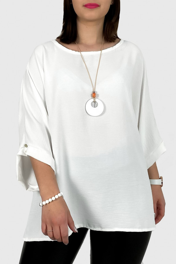 Bluzka plus size w kolorze białym oversize z naszyjnikiem LUPE