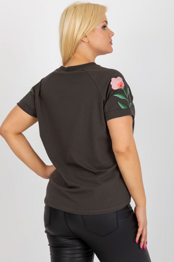 Bluzka plus size w kolorze khaki dekolt serek haft kwiat 3