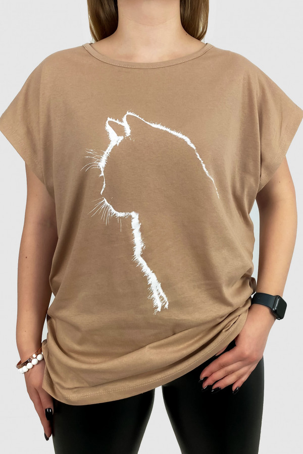 T-shirt damski plus size w kolorze latte beż zarys kot cat