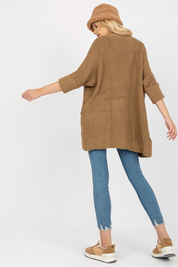 Kardigan sweter damski w kolorze camelowym z kieszeniami luźna narzutka Moreno 4