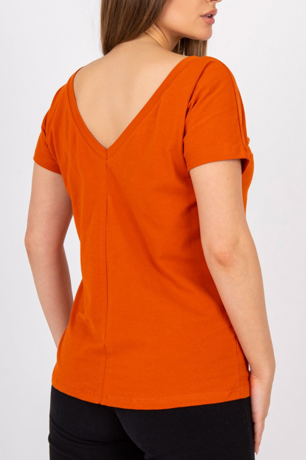 Bluzka damska w kolorze dark orange basic dekolt na plecach w serek v-neck caro