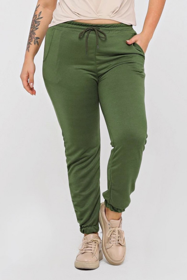 Spodnie dresowe damskie w kolorze oliwkowym plus size basic Yokko 2