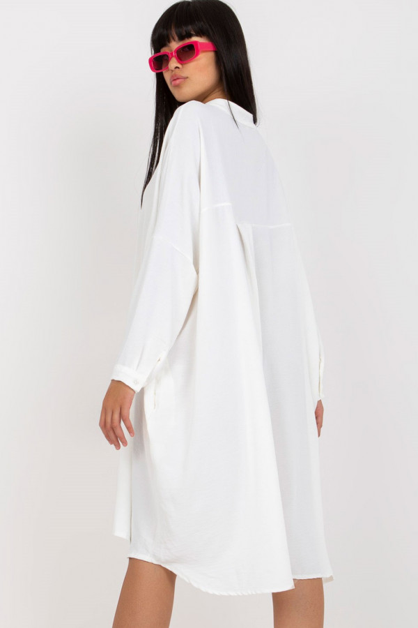 Luźna koszula sukienka w kolorze białym dekolt guziki Vicky 6