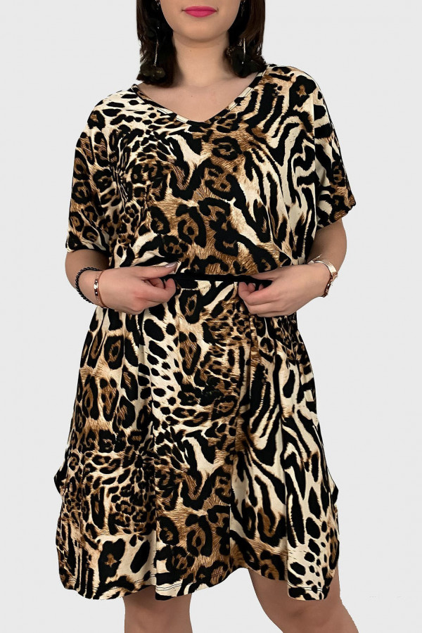 Sukienka plus size dekolt w serek rozcięcia zwierzęcy wzór tygrys Morena