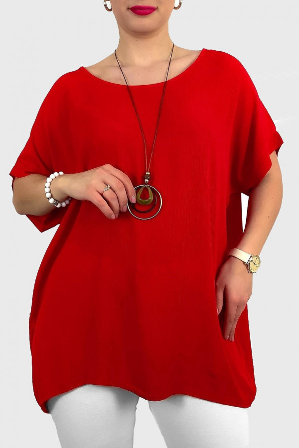 Luźna bluzka w kolorze czerwonym z naszyjnikiem Naomi