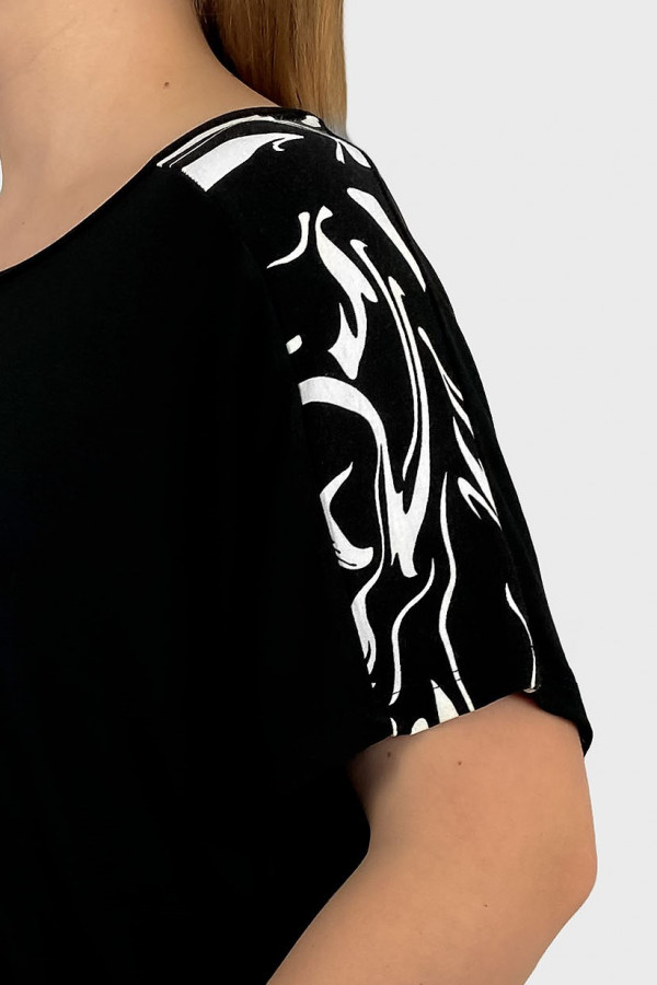 Bluzka damska plus size z wiskozy w kolorze czarnym wzór na ramionach