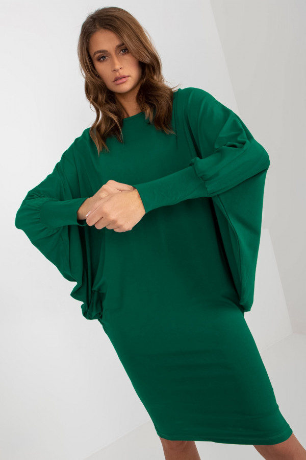 Sukienka w kolorze zielonym mega nietoperz Estrella 5