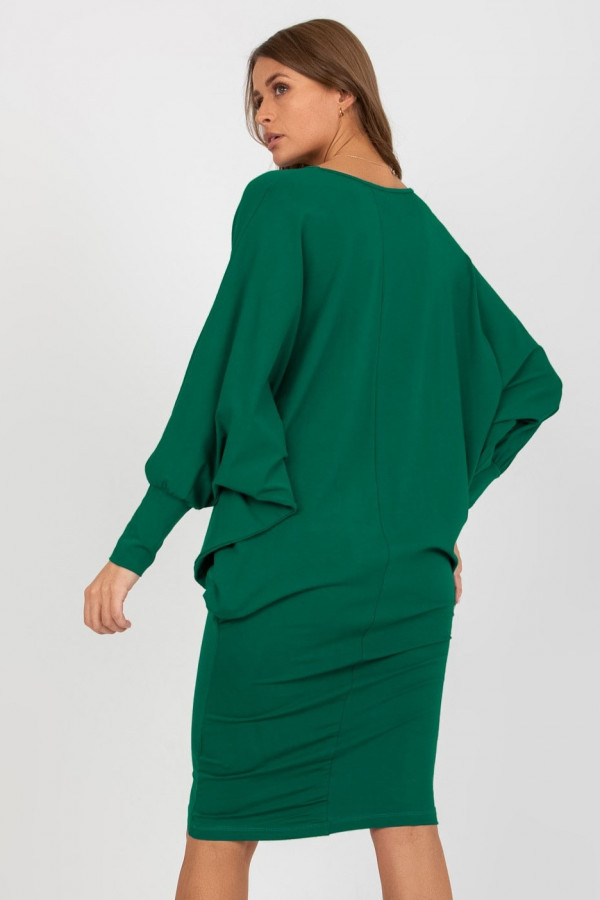 Sukienka w kolorze zielonym mega nietoperz Estrella 2
