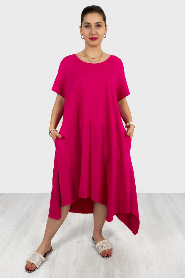 Asymetryczna sukienka plus size w kolorze fuksji długie boki kieszenie Lissa 1