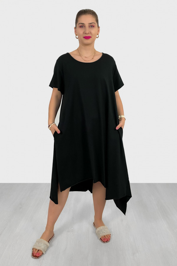 Asymetryczna sukienka plus size w kolorze czarnym długie boki kieszenie Lissa 2