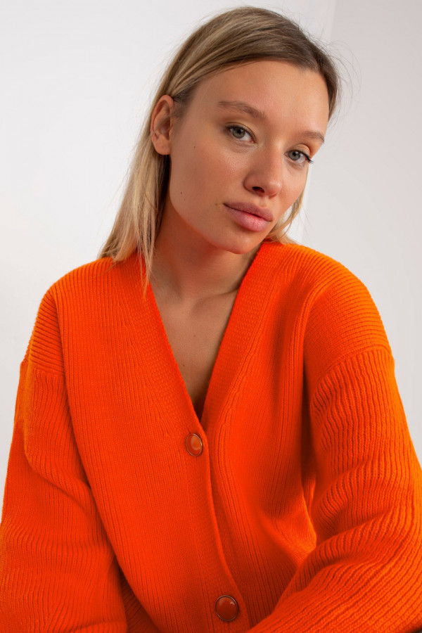 Długi oversize sweter damski z guzikami w kolorze pomarańczowym kardigan narzutka Kaira 4