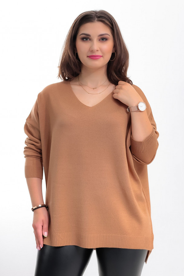 Lekki sweter damski w kolorze camelowy dekolt w serek V Polly 2