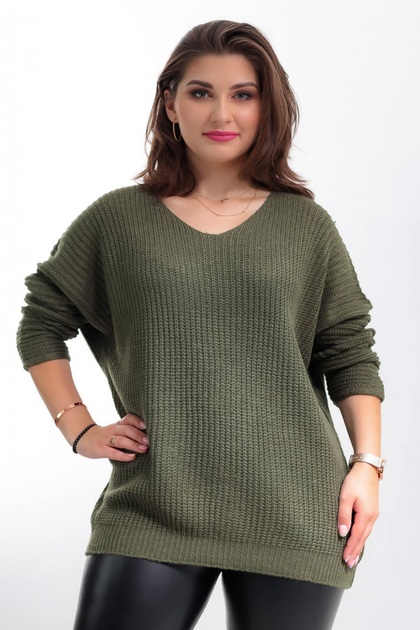 Sweter damski w kolorze khaki nietoperz dekolt w serek V Ingrid 1
