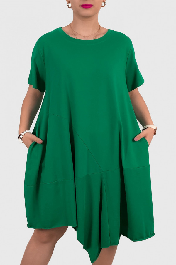 Sukienka plus size w kolorze zielonym z kieszeniami asymetryczny przód Ariadna 2