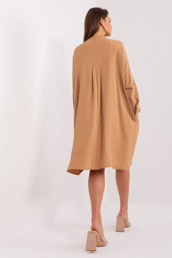 Luźna koszula sukienka w kolorze camelowym dekolt guziki Vicky 4