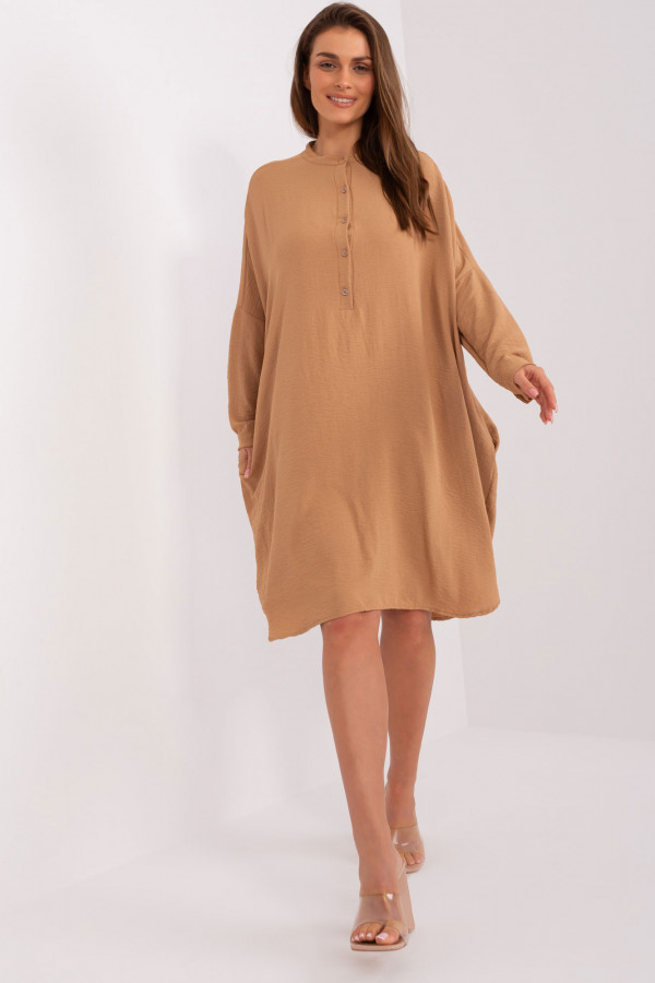 Luźna koszula sukienka w kolorze camelowym dekolt guziki Vicky 3