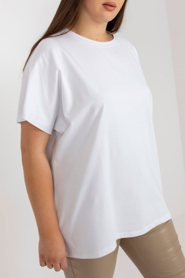 Wygodna bluzka damska plus size w kolorze białym dłuższy tył krótki rękaw Doni