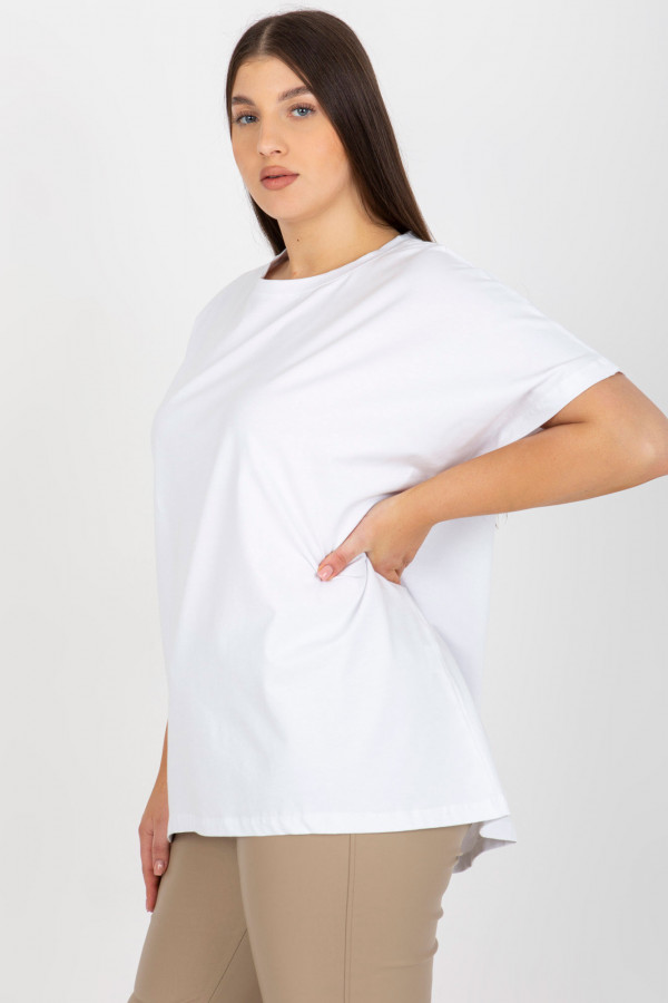 Wygodna bluzka damska plus size w kolorze białym dłuższy tył krótki rękaw Doni 2