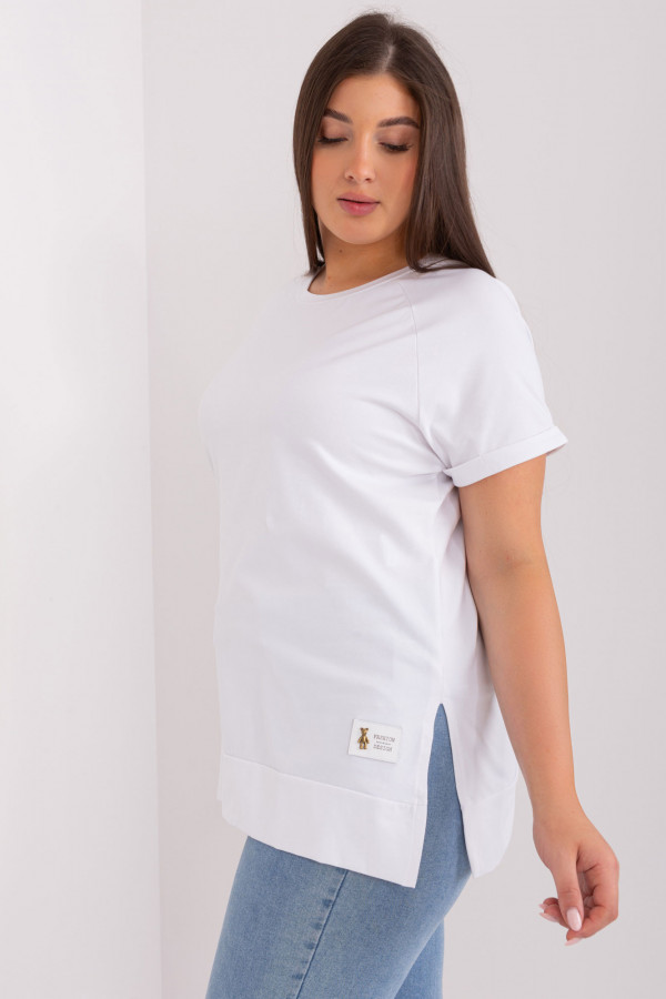Bluzka damska plus size w kolorze białym rozcięcia naszywka miś Miriam 3