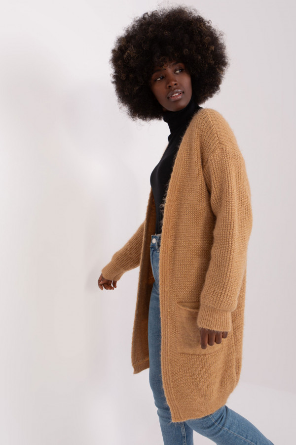 Kardigan sweter damski w kolorze carmelowym z kieszeniami milutka narzutka Anika 1