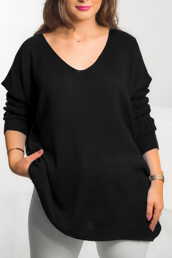Duży oversize sweter damski w kolorze czarnym dekolt V rękaw ściągacz Maren
