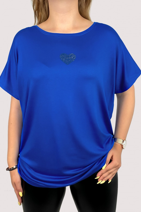 Bluzka damska plus size z wiskozy w kolorze kobaltowym dżety serduszko