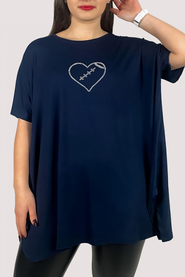 Tunika plus size z wiskozy w kolorze granatowym print dżety serduszko