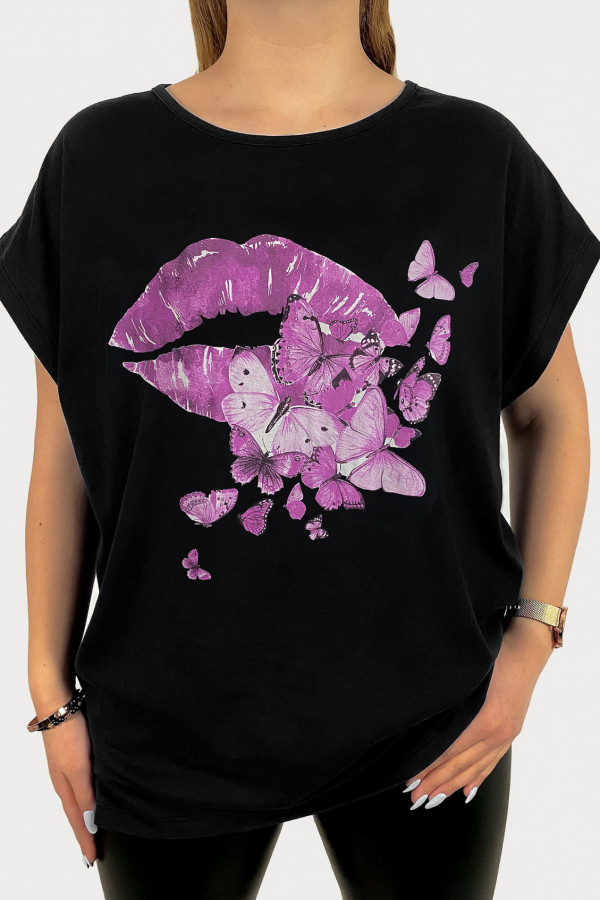 T-shirt damski plus size w kolorze czarnym usta motyle pink