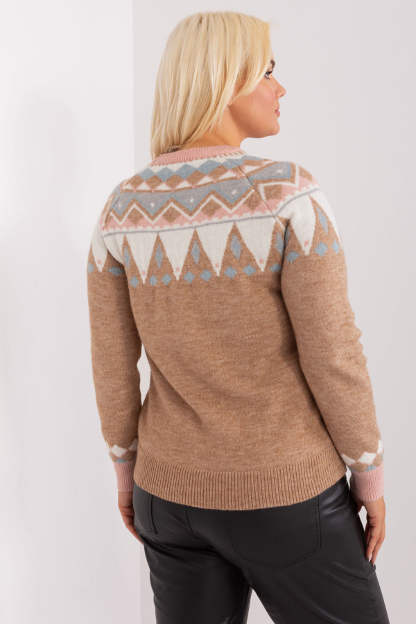 Ciepły sweter damski w kolorze beżowym z geometrycznymi wzorami 4