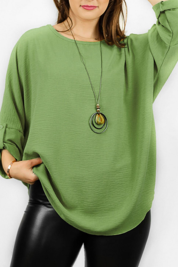 Duża koszula bluzka w kolorze oliwkowym oversize podpinany rękaw z naszyjnikiem Anne 2