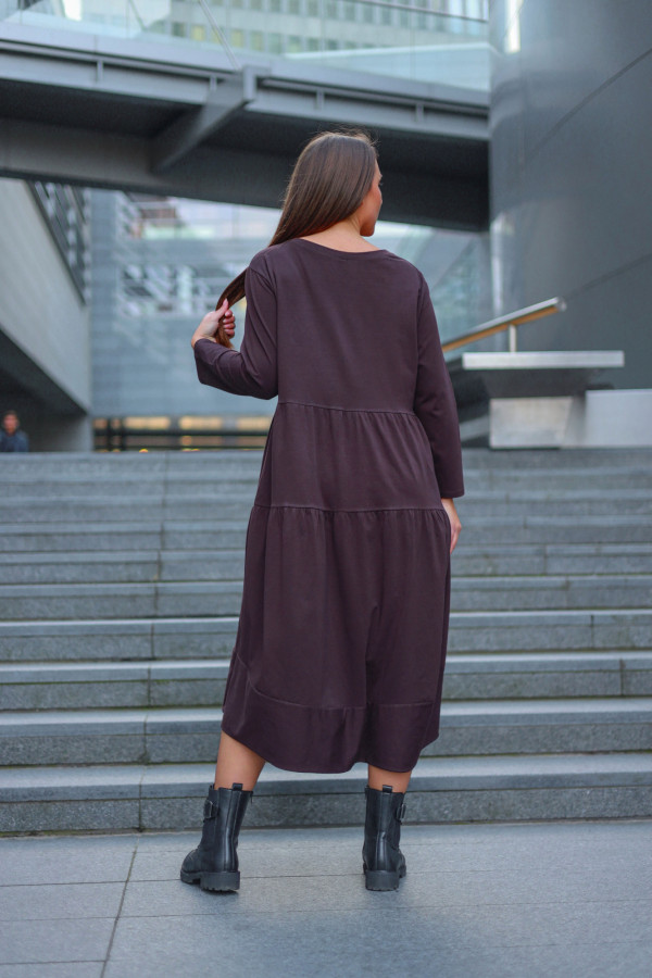 Sukienka plus size w kolorze czekoladowego brązu z 3/4 rękawem falbany Buzz 4